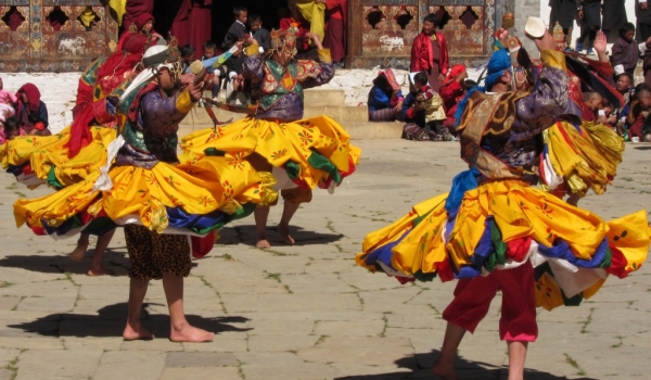 Pa Chham dancers