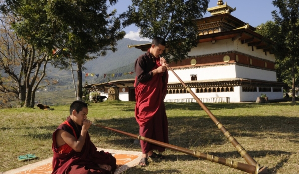 Monks playing dungchen