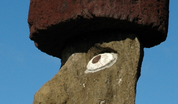 Moai with pukao or topknot
